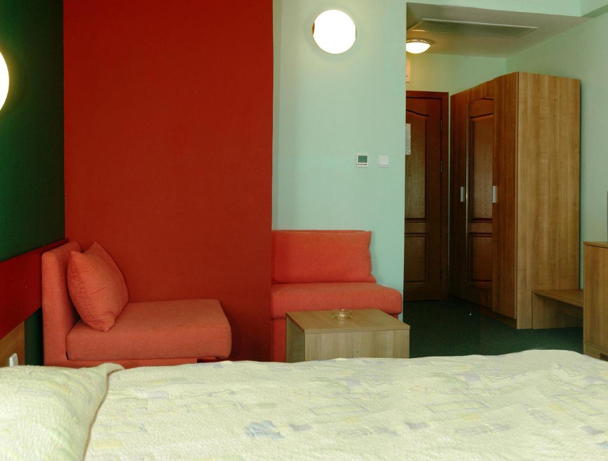 Kiparisite Hotel Slantschew brjag Exterior foto