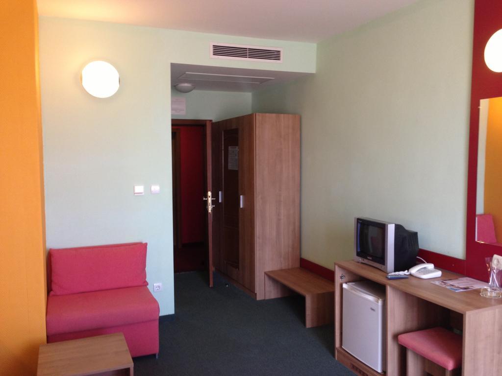 Kiparisite Hotel Slantschew brjag Exterior foto